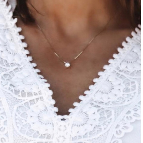 White V neck blouse with crochet details - Picture 5 of 7